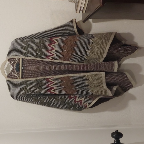 Love Marks Brand chevron pattern Poncho Size Large - Picture 1 of 7
